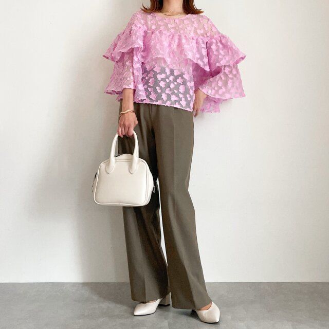 【Day7】派手なトップス合わせで華やかスタイル