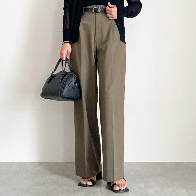 ユニクロ タックワイドパンツ OLIVE