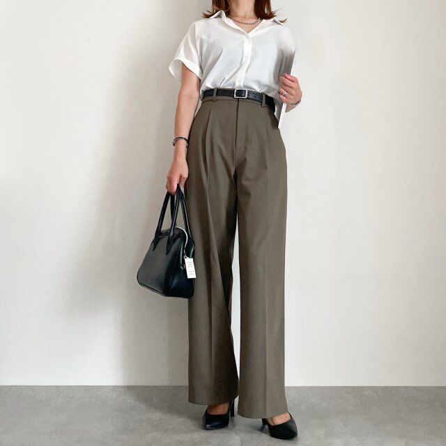 【Day5】ワイドで落ち感のあるこなれたパンツで、シゴデキ女子スタイル