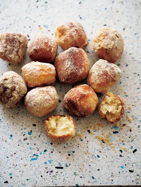 外はカリッと中はふんわり！ 簡単「ミルクドーナツ」のレシピの画像1