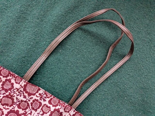 トートバッグの持ち手部分アップ