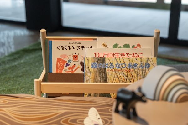 【群馬県長野原町】北軽井沢のヴィラリゾート「あさま空山望」で楽しむ絵本と紅葉の秋限定宿泊プラン