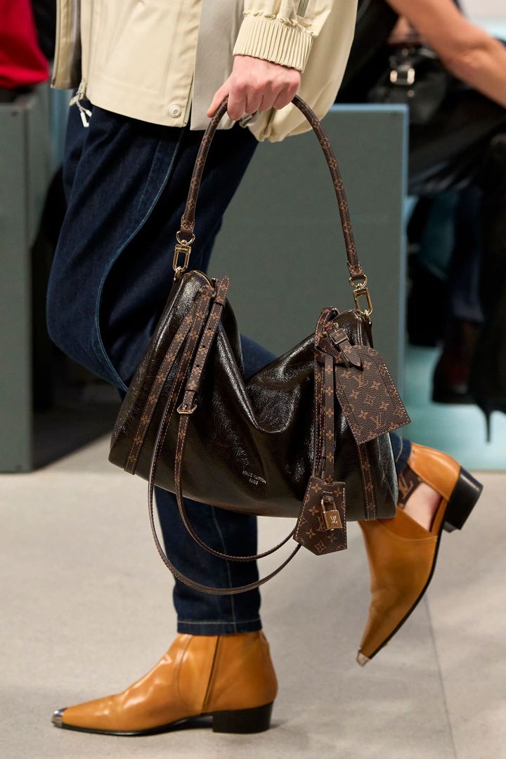 ルイ・ヴィトン 2025-26年秋冬コレクションより。