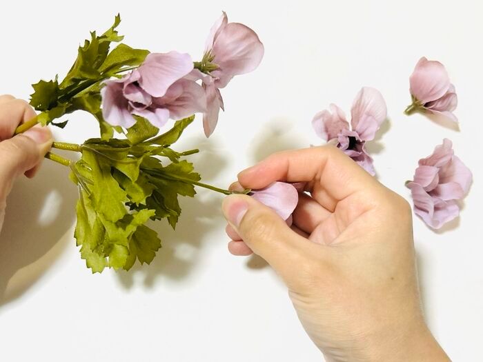 ただ飾るだけじゃもったいない！【100均】造花でおしゃれインテリアができちゃった♡