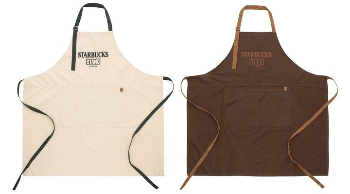 「STARBUCKS STAND by BEAMS LOGO ユーティリティ エプロン」6600円 カラー：左から オフホワイト、ブラウン サイズ：ONE SIZE