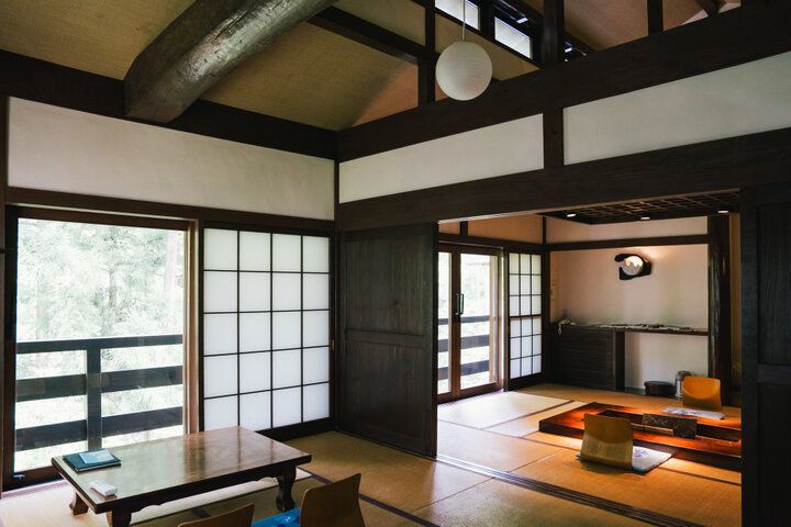 見事な景色に圧倒される♪奥多摩の檜原村を代表する兜造りの茅葺屋根の旅館「兜家旅館」