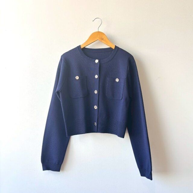 2025秋しまむら女性ゴールドボタンカーディガン