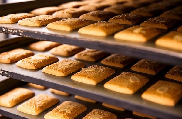 鎌倉小川軒37周年創業祭開催！看板商品「レーズンウィッチ」を特別価格で限定販売