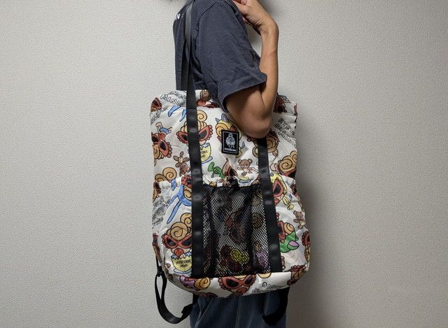 ヒステリックミニトート肩掛けしたところ