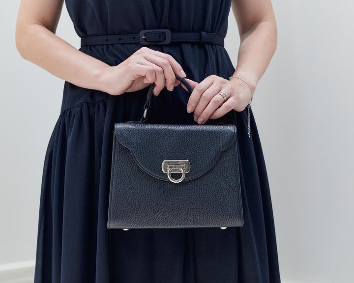 画像: バッグ￥61,600（AVENIRETOILE）