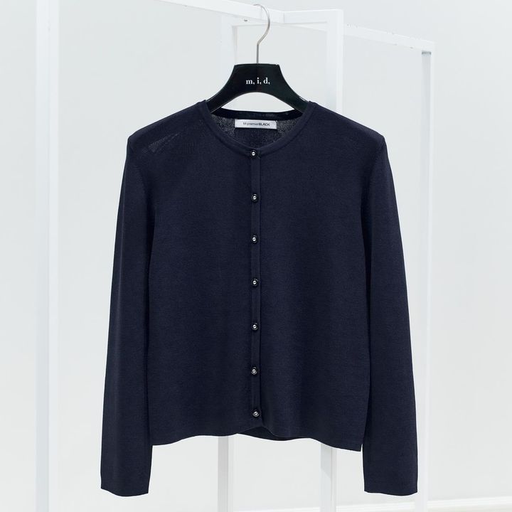 画像: 濃紺カーディガン￥25,300（M-premierBLACK）