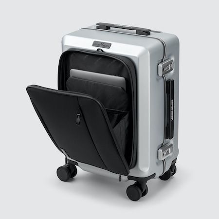 LEGEND WALKER初旗艦店記念モデル。最先端の機能美スーツケースOMOTESANDOを限定発売