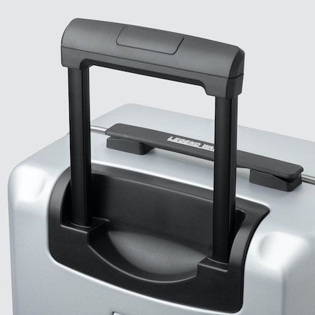 LEGEND WALKER初旗艦店記念モデル。最先端の機能美スーツケースOMOTESANDOを限定発売