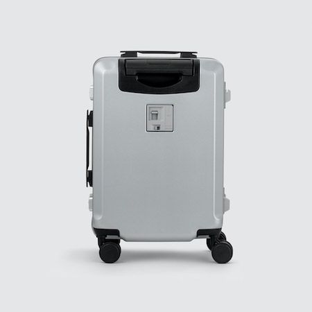 LEGEND WALKER初旗艦店記念モデル。最先端の機能美スーツケースOMOTESANDOを限定発売