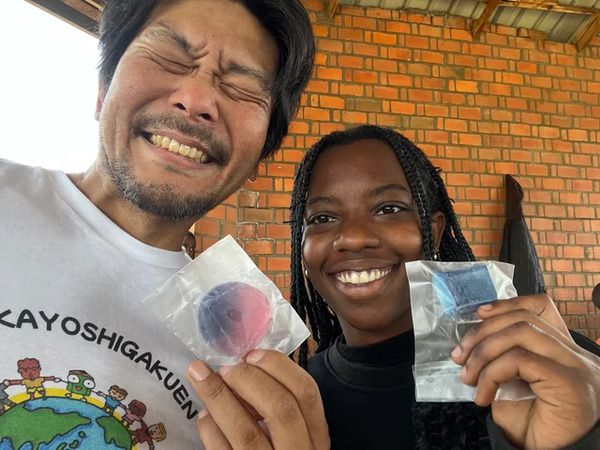 広島県三次市の児童が開発した石けんをルワンダへ。現地で“命を守る手洗い”を伝授