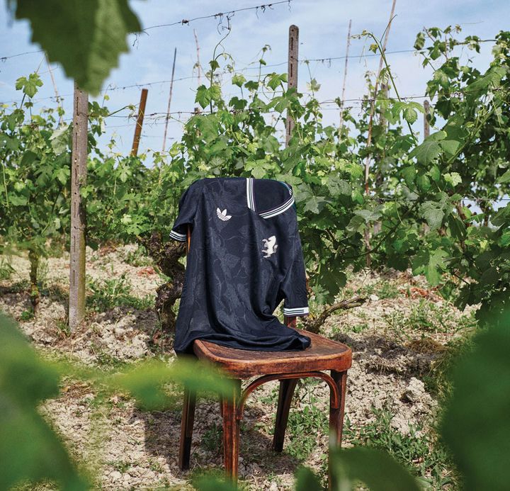 まさかのブドウ柄！イタリア名門クラブの新ユニフォームは「ワインの産地」へ敬意のデザイン