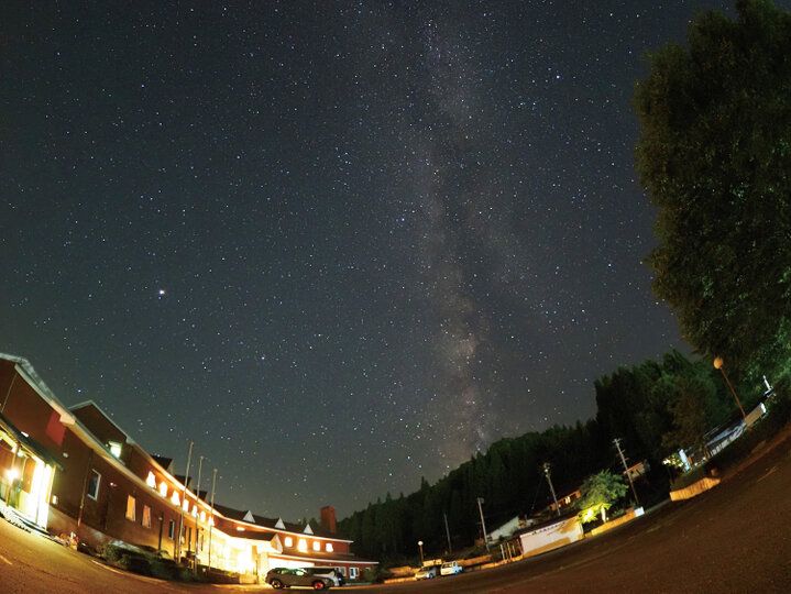 一度は泊まりたい、全国の天体観測のできる宿14選