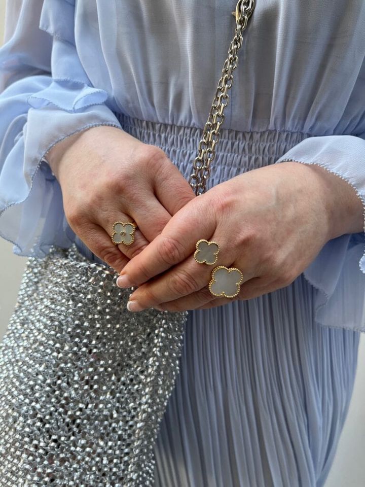 「ヴァン クリーフ＆アーペル」のリング