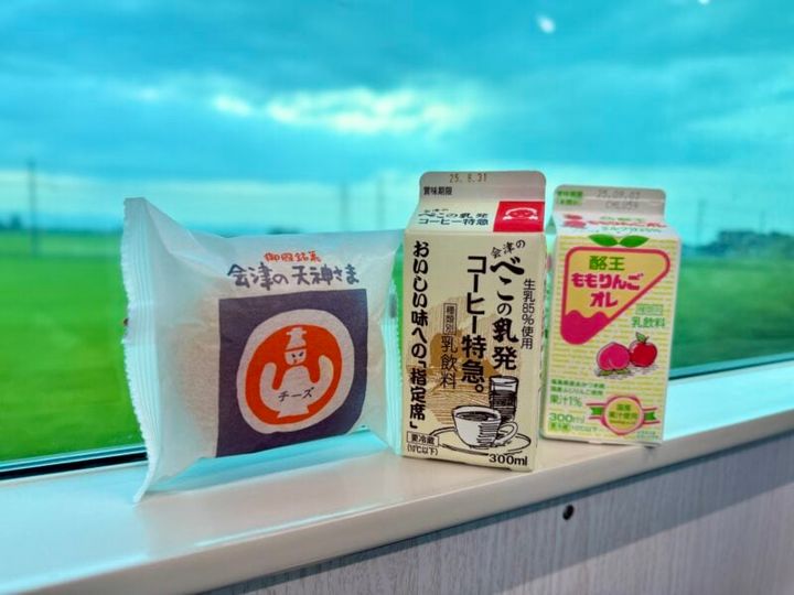 会津若松 電車内のおやつ