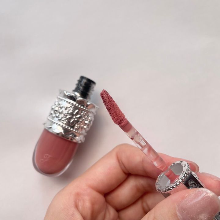 ジルスチュアートのリップラッカーブルーミングガーランド