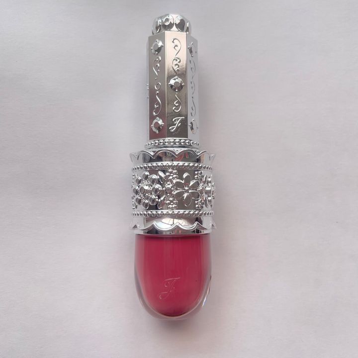 ジルスチュアートのリップラッカーブルーミングガーランド