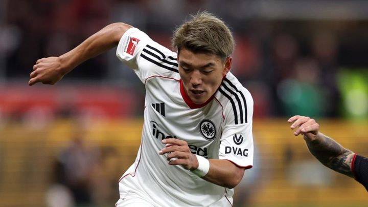 日本代表早期離脱の27歳MF、2人退場のドイツ強豪に敗戦…「もっと冷静にプレーすべきだった」