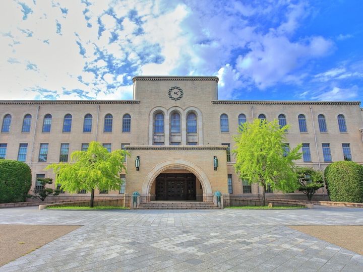 All About ニュース編集部は、全国10～70代の男女280人を対象に「地方国公立大学」に関する独自のアンケート調査を実施。就職に有利だと思う地方国公立大学で1位に選ばれたのは？