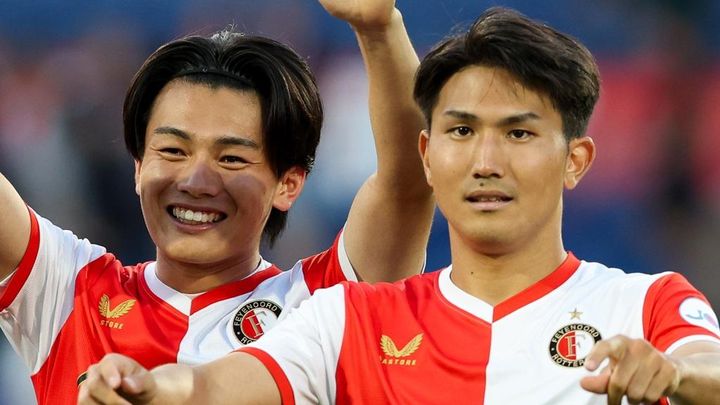 日本代表コンビ、オランダ名門監督が長距離移動を労う 「称賛に値する、気骨がある、本当に特別」