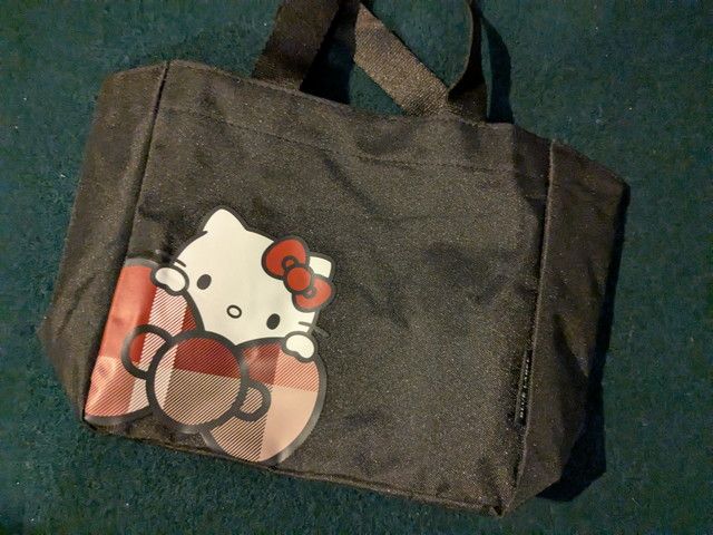 ブラックのランチトート（キティのリボンプリント）