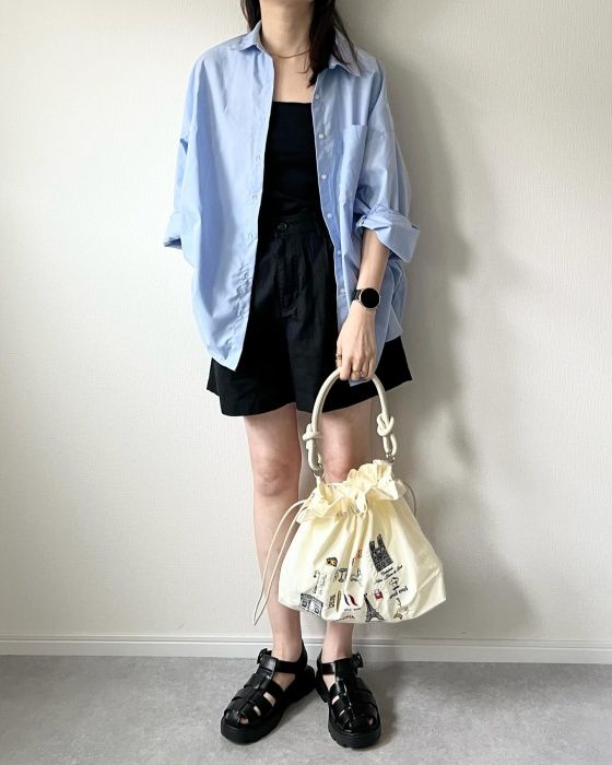 UNIQLOのブラックの「リネンコットンショートパンツ」