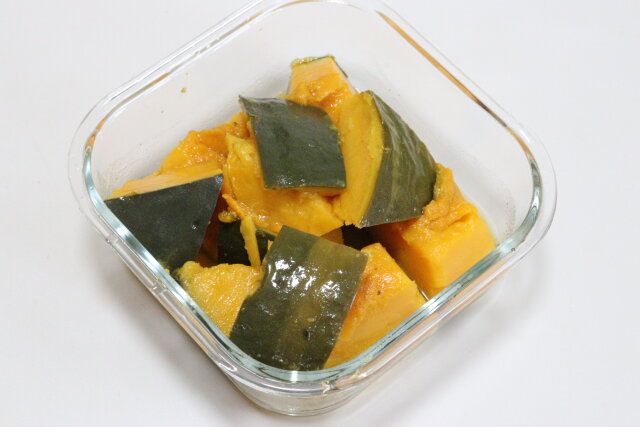 ダイソー 正方形保存容器（エア弁付き、670mL） 使用例 作り置き