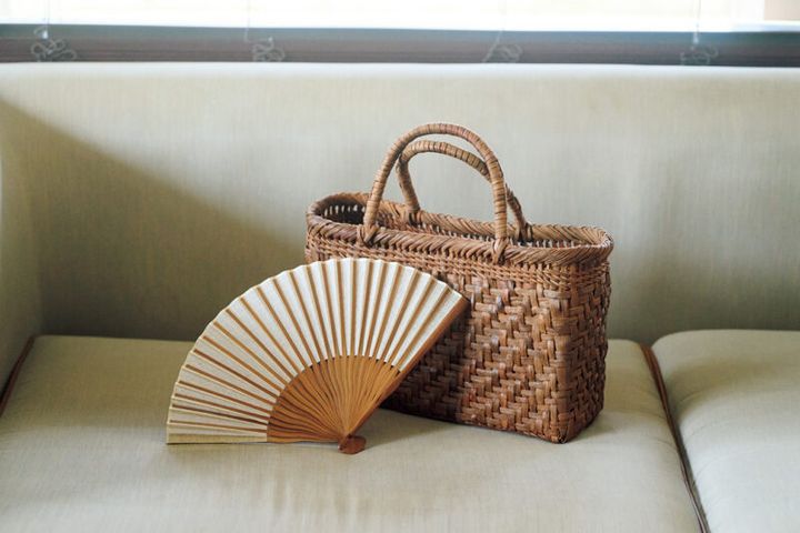 和小物を使って夏を感じる装いに