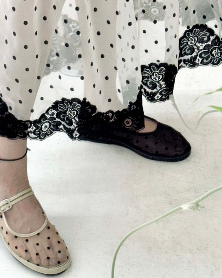 2025年秋冬婦人靴◇ 新しい季節を楽しむ、きれいな色のフラットシューズ【ささやかですてきなもの 大谷有紀 vol.254】