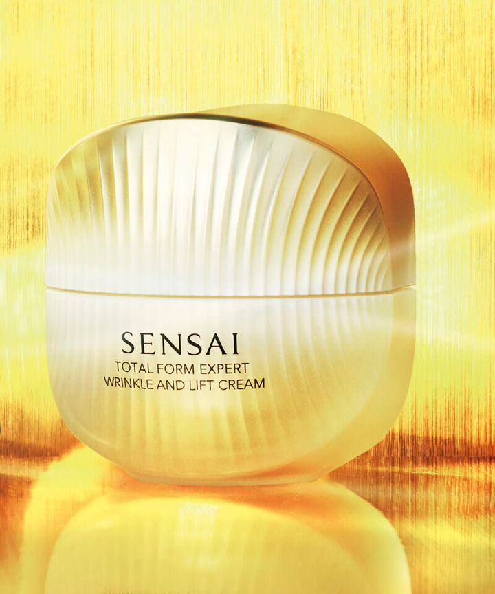 ハリ、ツヤ、キメを宿した肌に。センサイ トータルフォルムエキスパート リンクルアンドリフトクリーム［医薬部外品］50mL 3万3000円（カネボウ化粧品）※9月3日発売