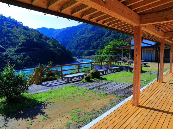 All About ニュース編集部が全国238人を対象に実施した「道の駅」に関するアンケートの調査結果から、「旅の目的地にしたいと思う『高知県の道の駅』」ランキングを発表！ 2位「四万十とおわ」を抑えた1位は？