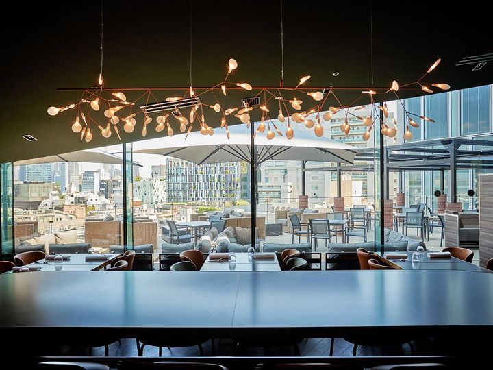 表参道『TWO ROOMS』の内観