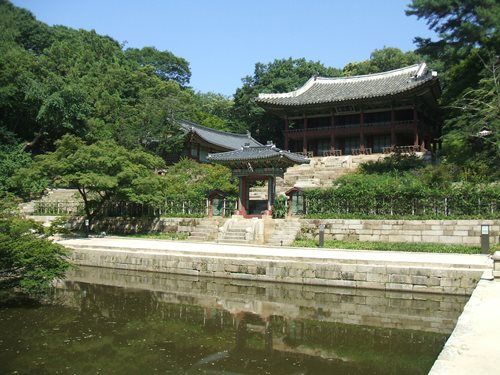 昌徳宮の秘苑にある宙合楼