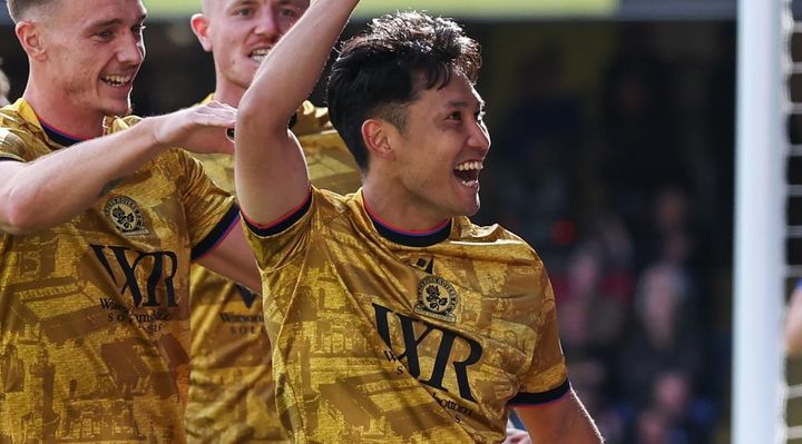 28歳日本代表MF、29歳日本代表FWの美アシストから海外で決勝ゴール！「メイドインジャパン」と称賛