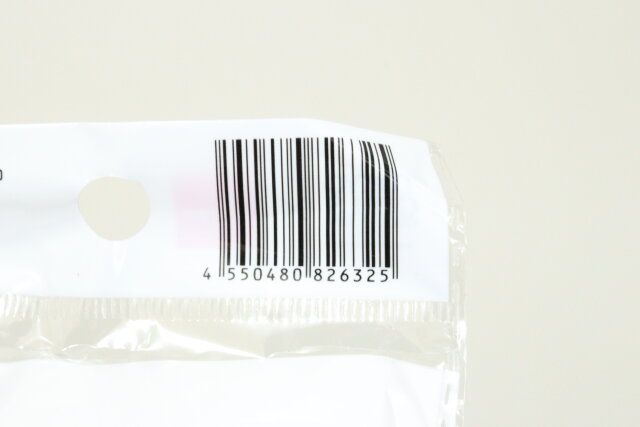 ダイソーのスマホケース（合皮、アイフォーン15用）のバーコード