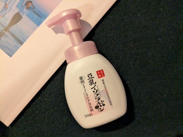 なめらか本舗 薬用WR泡洗顔 ホワイト 外観