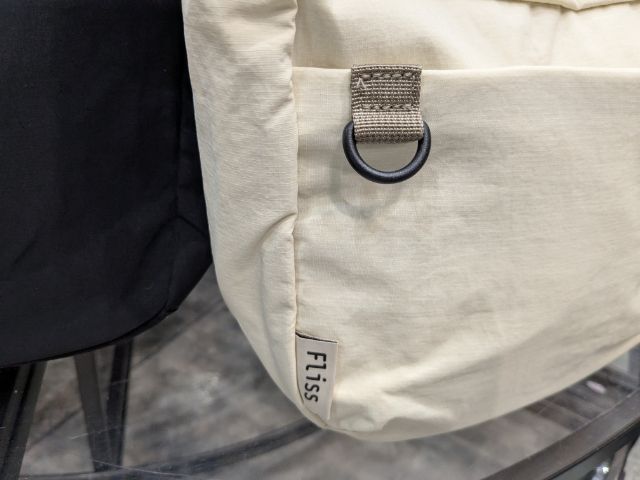 丸い洗いできるかばんショルダーバッグのカラナビ