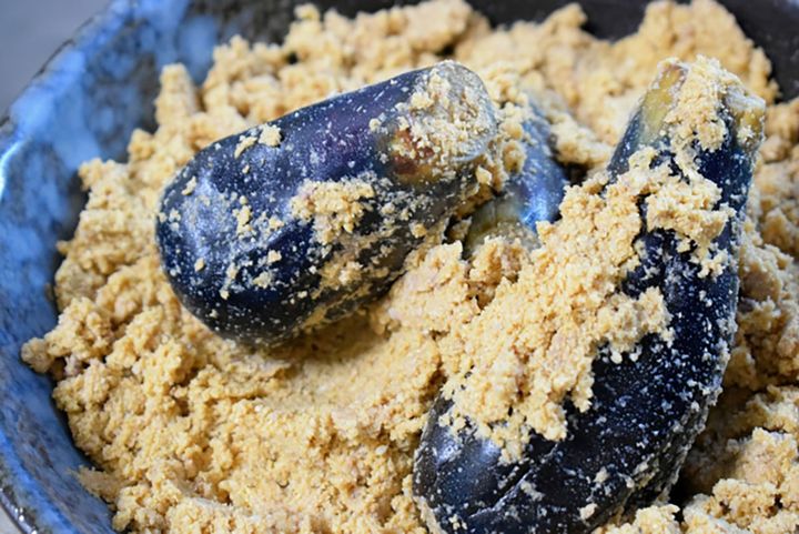 ナスのぬけ漬けが美味しいのは、ぬかに含まれる栄養素がナスに吸収されるため。奥深い！