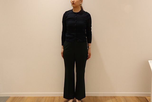 ユニクロのスマートフレアパンツ2