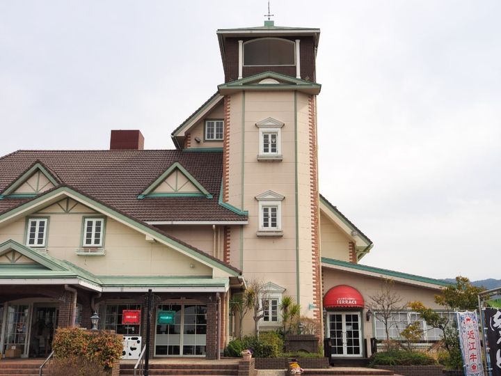 All About ニュース編集部が全国238人を対象に実施した「道の駅（旅の目的）」に関するアンケートの調査結果から、「旅の目的地にしたいと思う滋賀県の道の駅」ランキングを発表します。2位「東近江市あいとうマーガレットステーション」を抑えた1位は？