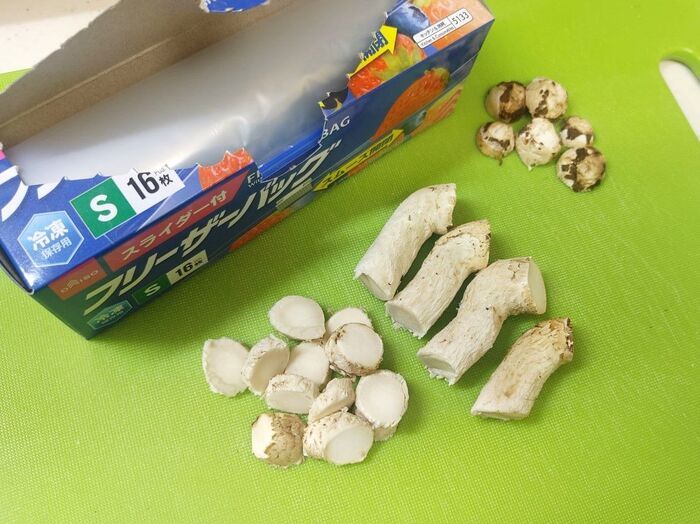 しいたけを保存するとき、かさの向きは上向き？それとも下向き？冷凍保存でおいしさをキープするコツ！