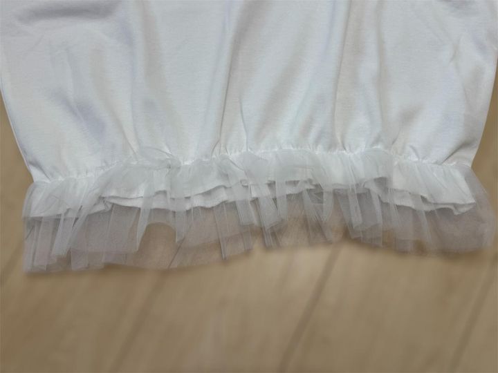 画像: 裾にはチュールフリル