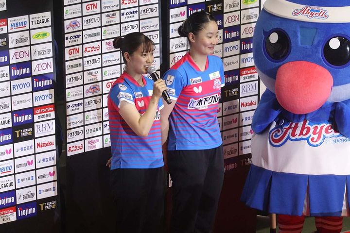 長﨑美柚、張本美和 撮影：SPREAD編集部