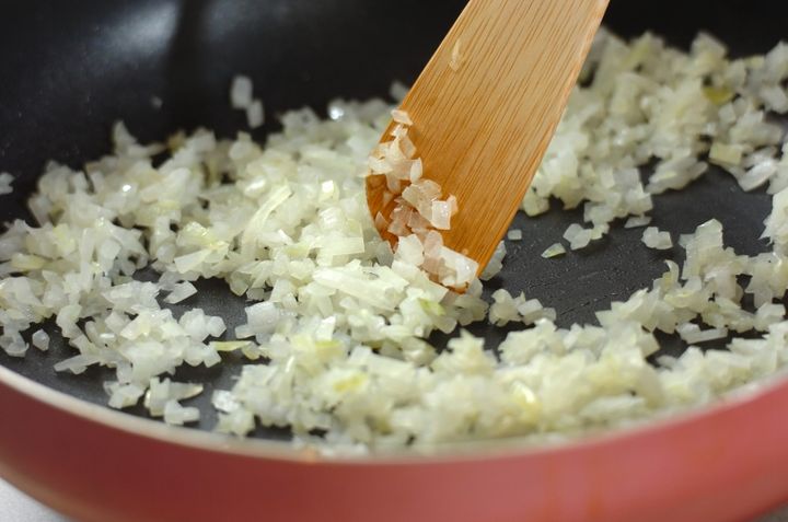 簡単！香り豊かな基本のバターライスの作り方1