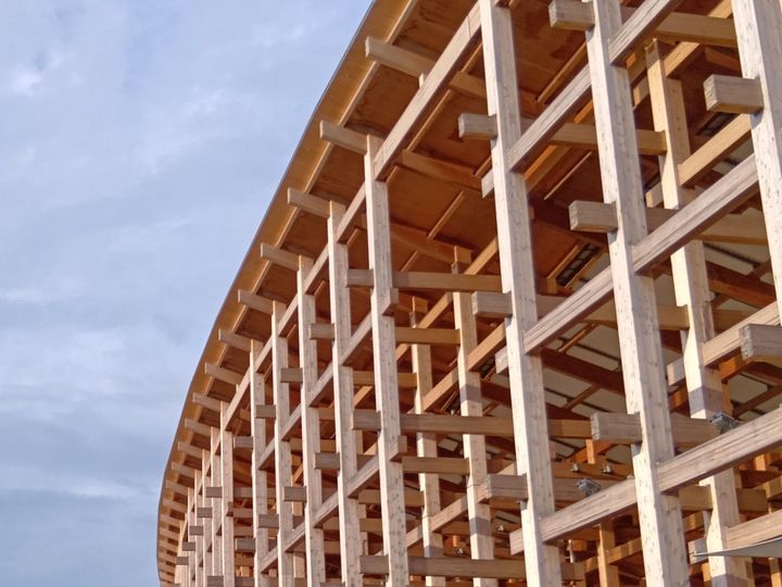 大混雑でも安心！関西万博を快適に巡る救世主バス『e Mover』はアトム級！お勧めの停留所とは？