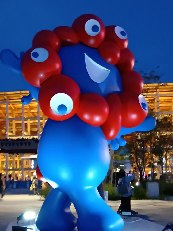 大混雑でも安心！関西万博を快適に巡る救世主バス『e Mover』はアトム級！お勧めの停留所とは？